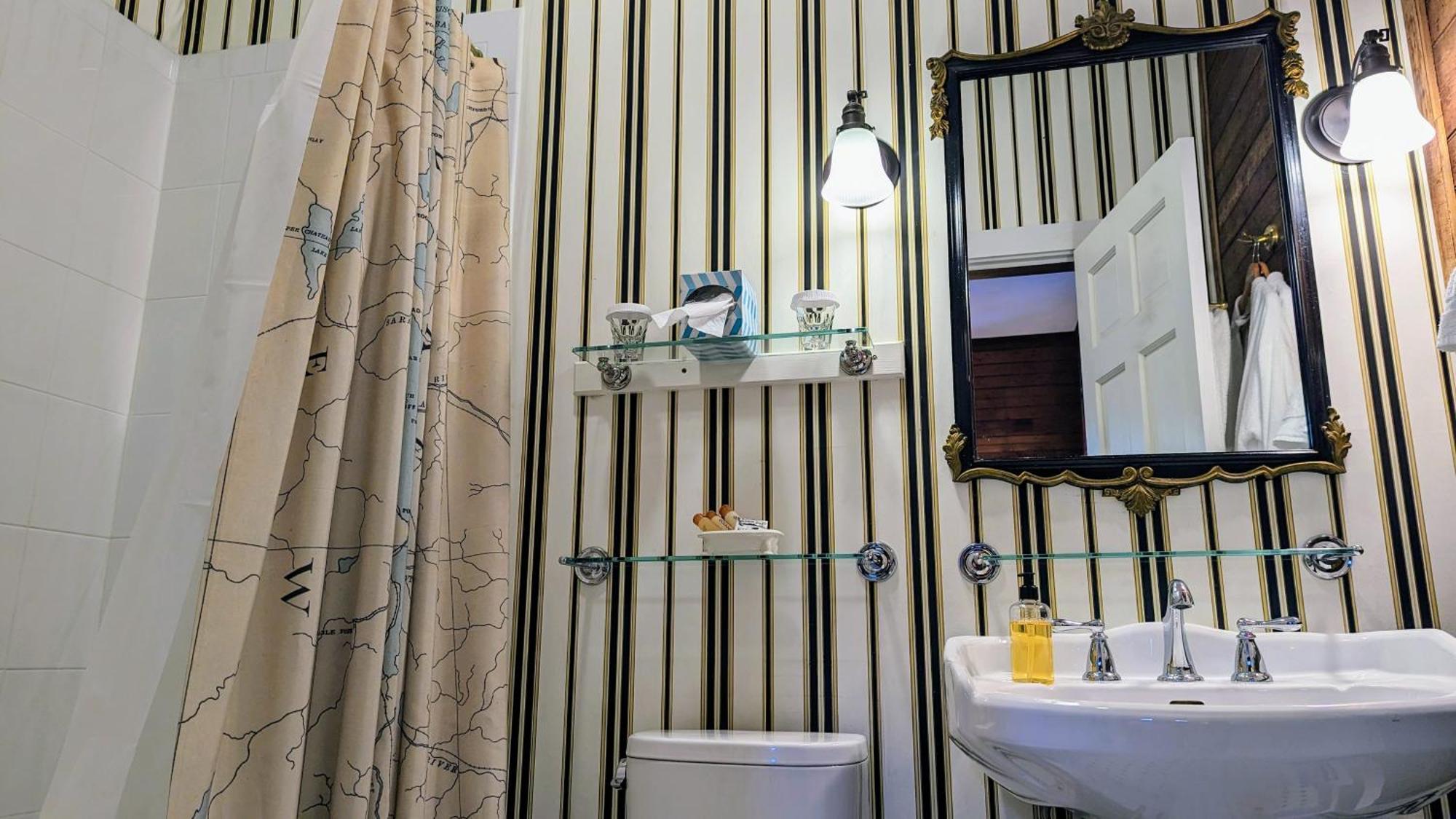 Heart Of The Village Bed & Breakfast In Shelburne Vt Pokój zdjęcie